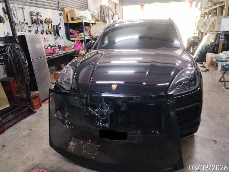 Porsche Cayenne — ADAS Windscreen