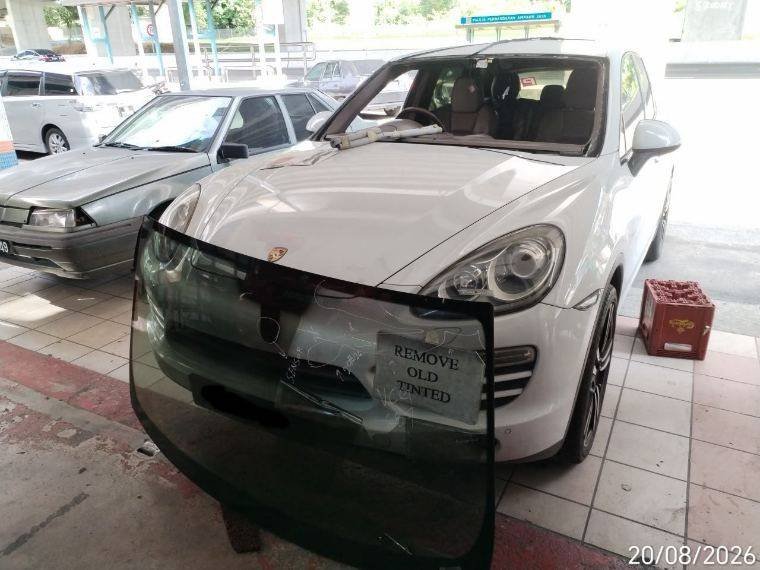 Porsche Cayenne — On-Site Replacement